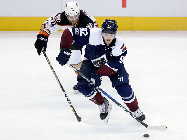 Why the Avalanche should trade Landeskog and keep Duchene
