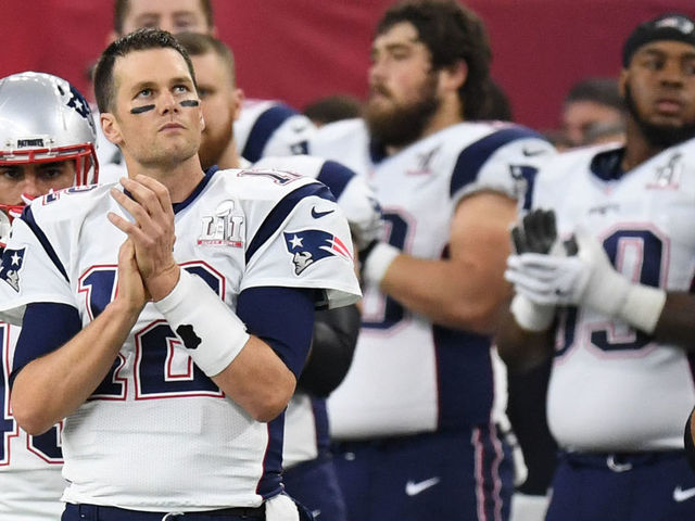 Brady only wants to keep his Super Bowl LII jersey if Patriots win