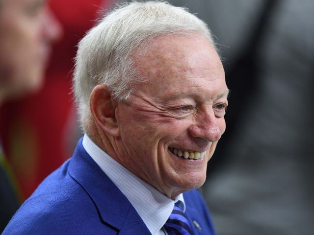 Jerry Jones donates $1 million to Salvation Army during telethon