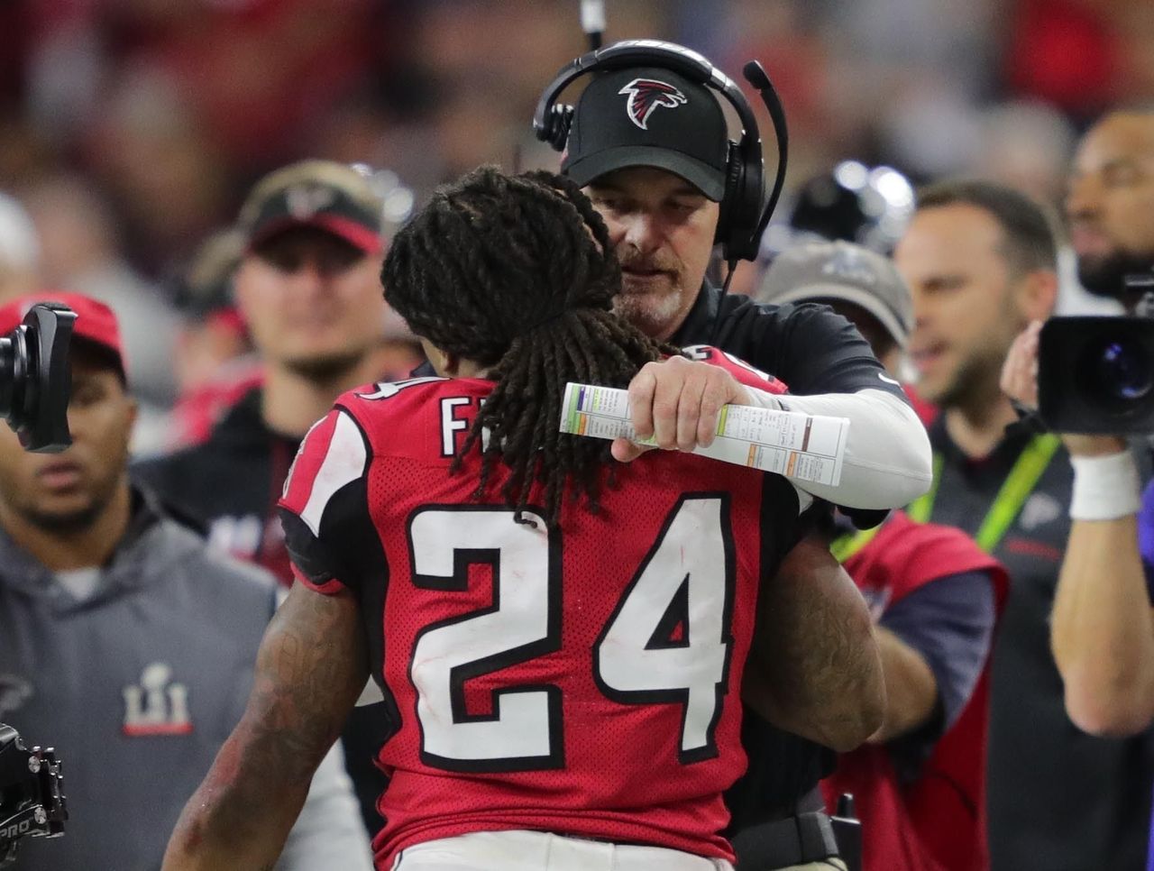 Falcons cut 2022 starting linebacker Mykal Walker in surprise move