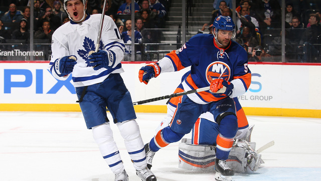 Watch: Hyman sets Maple Leafs rookie record with 3rd SHG