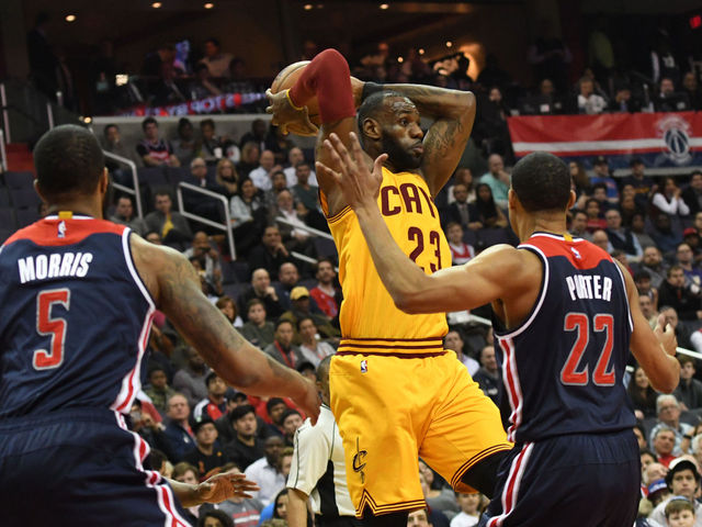 Watch: LeBron fires another ridiculous pass to Love in the corner