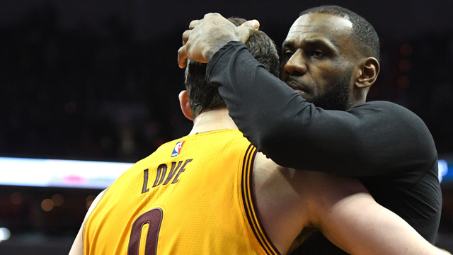 LeBron calls report he's pushing for Melo 'trash'
