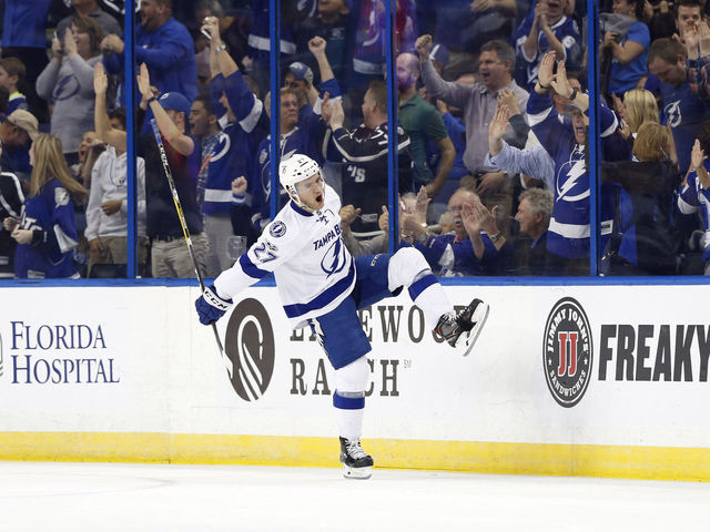 Lightning rack up milestones in dominant win over Kings