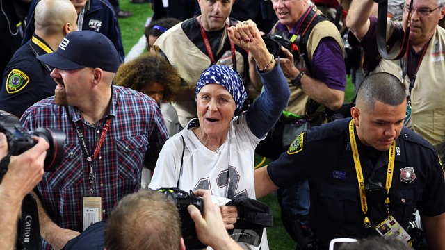 Patriots gift Super Bowl ring to Tom Brady's mom