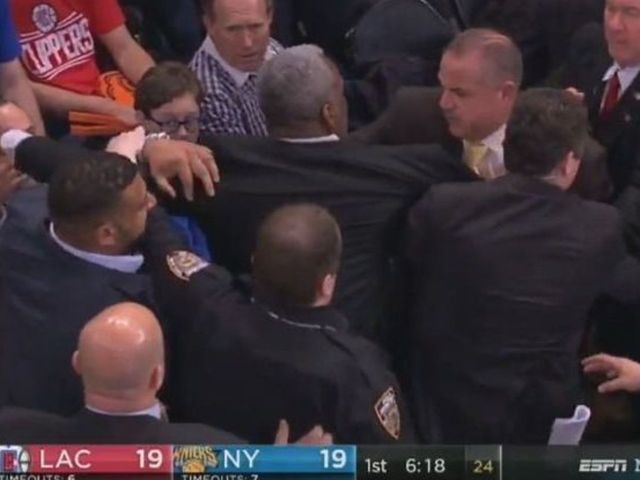 Charles Oakley forcibly removed from MSG, charged with assault
