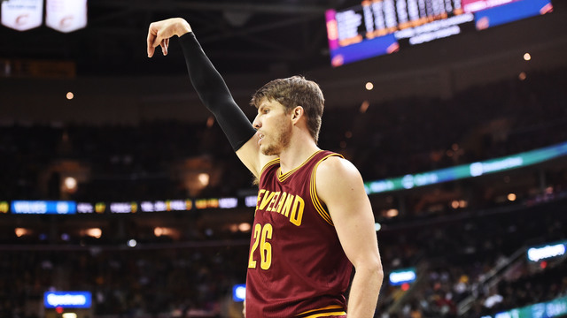 Korver passes Kidd for 7th all time in 3-pointers