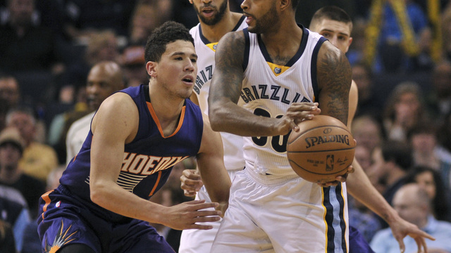 Booker: Why does Daniels talk trash when he's been on '5 teams in 3 years'?