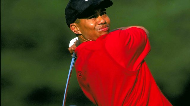 Look: Tiger Woods unveils Raiders-themed pool table