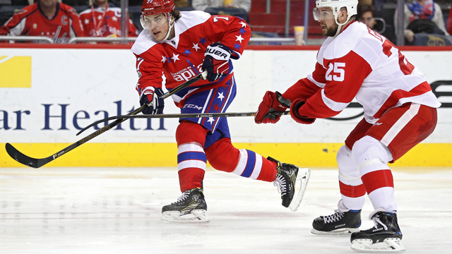 Oshie's 2 goals help Capitals to 11th straight home win