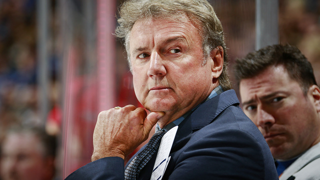 Bowness breaks Bowman's record for games behind NHL bench