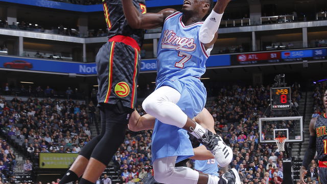 Watch: Kings beat Hawks with Collison's bank off glass