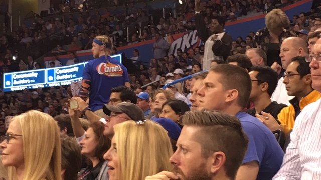 Durant's mom stands up to support son while OKC crowd boos