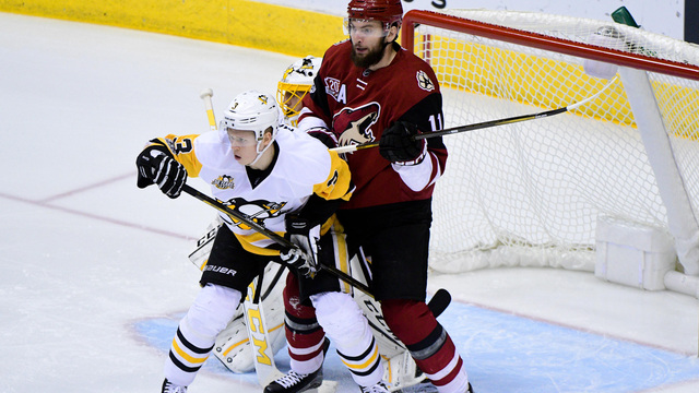 Coyotes' Hanzal boosts trade value with 2-goal effort in win over Penguins