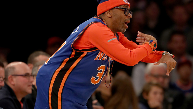 Spike Lee shows support for Charles Oakley at Knicks-Spurs