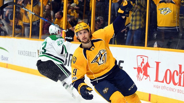 Predators rally from 3-goal deficit, score 4 in 3rd to stun Stars
