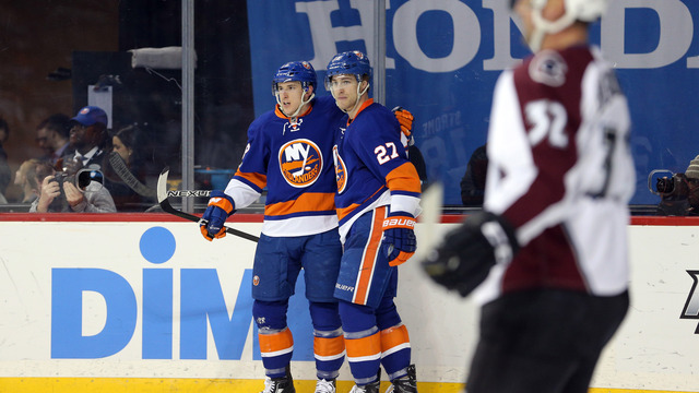 Isles within 1 point of wild-card spot after 8th win in 12 games under Weight