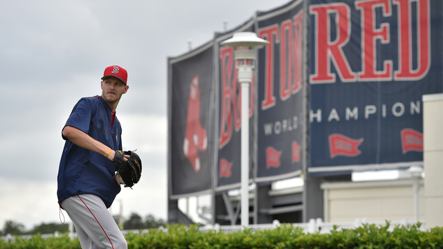 Oddsmakers tab Red Sox, Cubs as World Series favorites