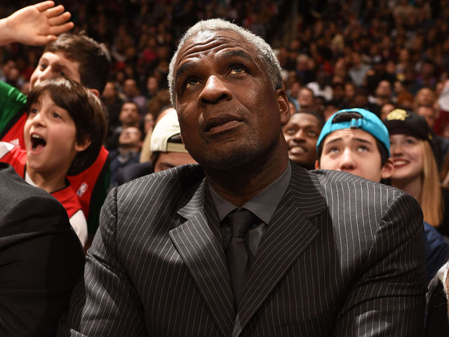 Report: Knicks rescind Oakley's arena ban