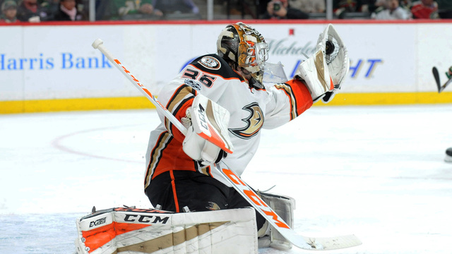 Gibson outduels Dubnyk, shuts out high-scoring Wild