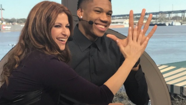 Look: Giannis dishes out massive high-five