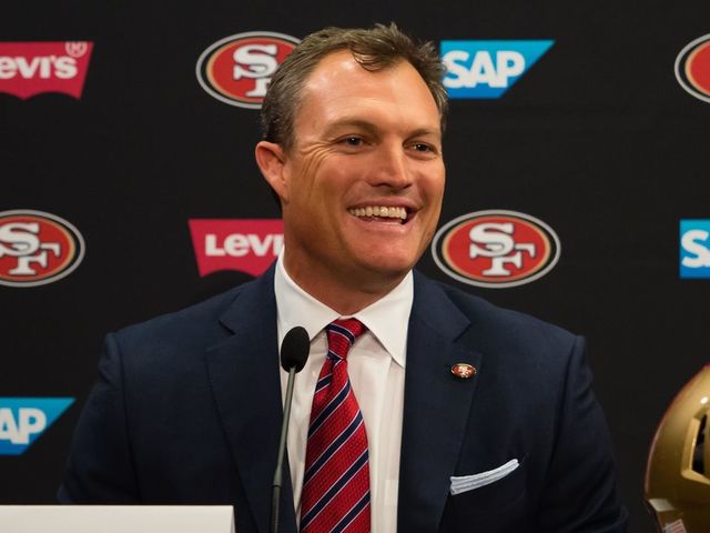 49ers' Lynch selling free agents on Garoppolo, sunny weather