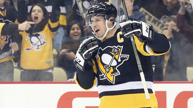 Watch: Crosby completes natural hat trick to reach 40-goal mark