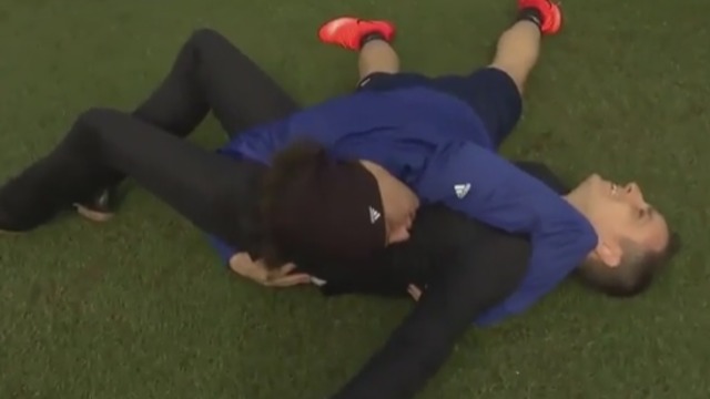 Chelsea's Luiz tackles TV presenter