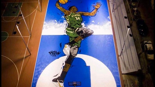 Greek street artist pays tribute to Giannis with court mural