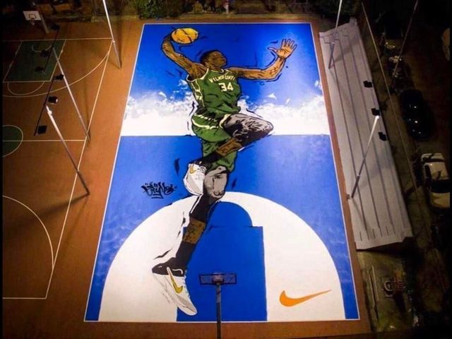 Greek street artist pays tribute to Giannis with court mural