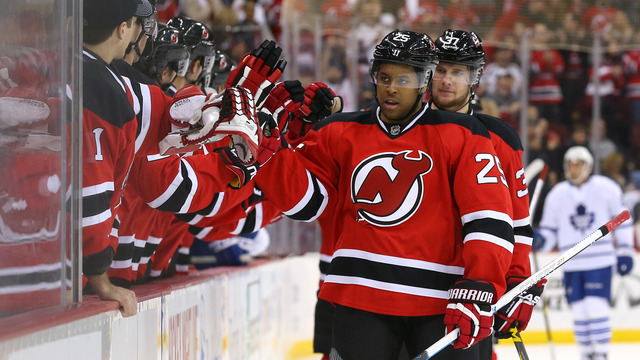 Capitals sign Devante Smith-Pelly