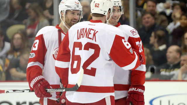 Red Wings end perfect weekend with commanding win over Penguins