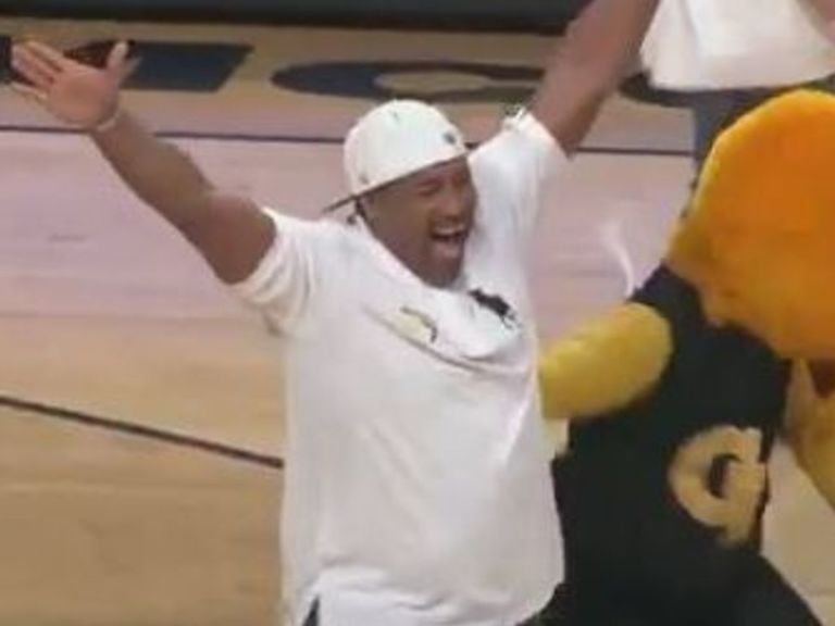 Tech legend Brian Oliver wins student free pizza with half