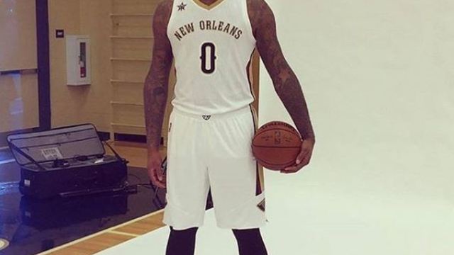 Cousins rocks Pelicans uniform for 1st time
