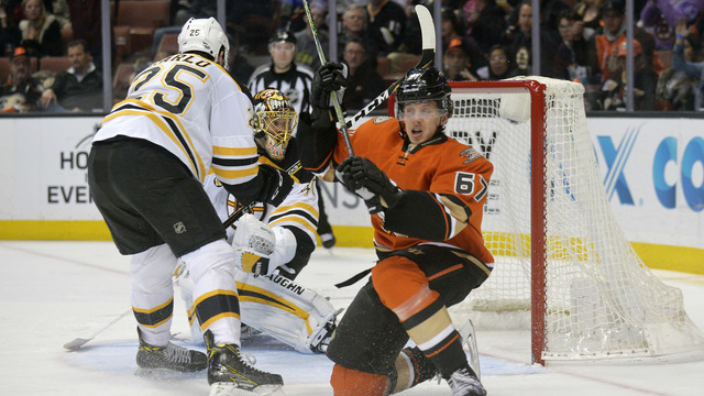 Rakell scores twice, Ducks snap Bruins' win streak