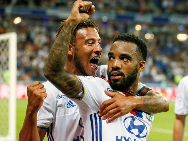 Lyon rebuffs latest Arsenal attempt for Lacazette despite 'very nice offer'