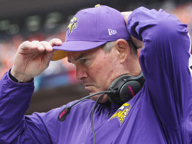 Vikings' Zimmer offers vague update on Bradford's status