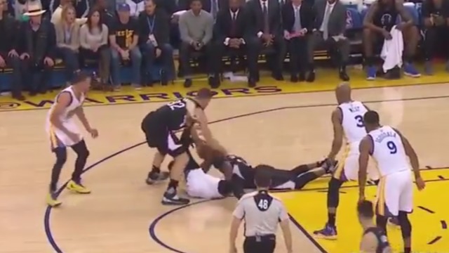 Watch: Green just misses kicking Clippers' Griffin in the head