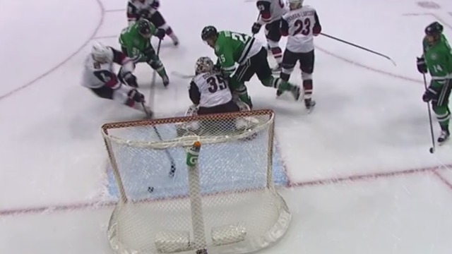 Coyotes' Schenn robs Ritchie with goal-line stop