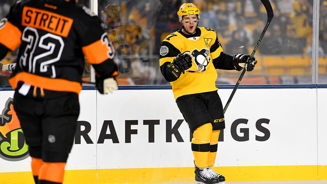 Watch: Crosby gives Penguins early lead with 1st outdoor goal