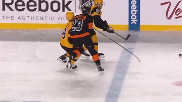 Watch: Manning crushes Guentzel with predatory hit