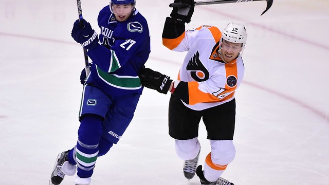 Canucks' Hutton, Rodin showing symptoms of mumps