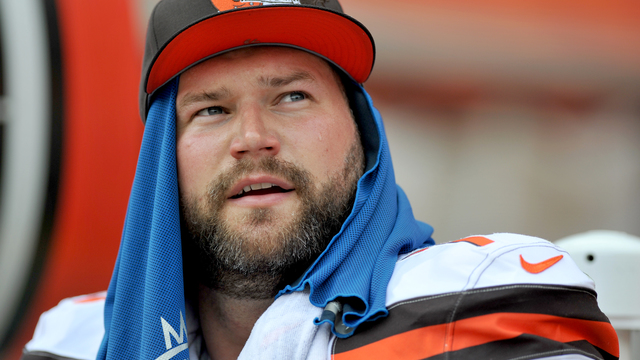 Browns' Thomas: 'I really don't know anything about quarterbacks'