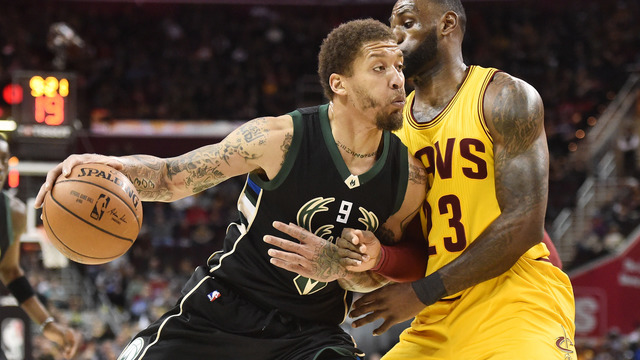Bucks' Beasley won't return after suffering grotesque knee injury