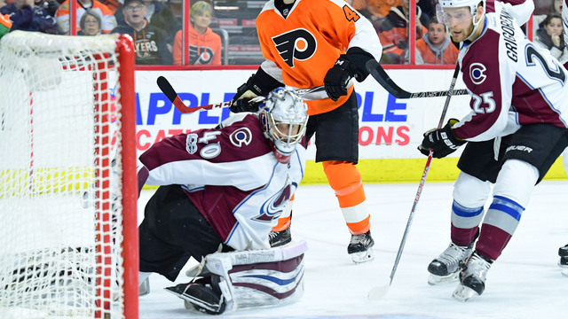 Watch: Flyers' Weal deftly tips in 1st career goal