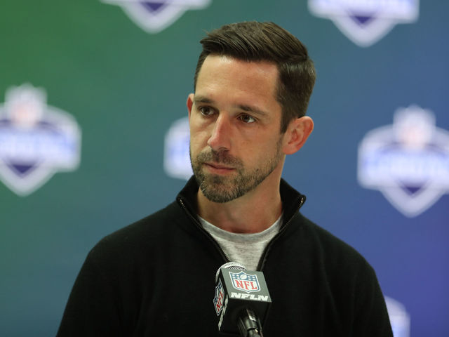 Shanahan unfazed by Ryan's criticism of Super Bowl play-calling speed