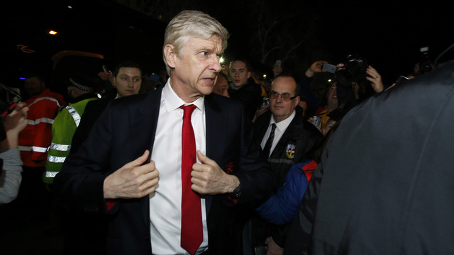 Report: Wenger decides to stay with Arsenal