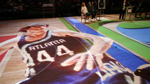 Hawks retire 'Pistol' Pete Maravich's No. 44