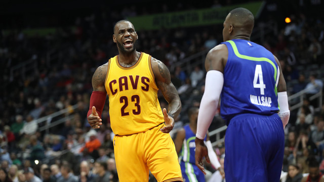 Watch: Millsap nutmegs LeBron with sweet pass to the corner