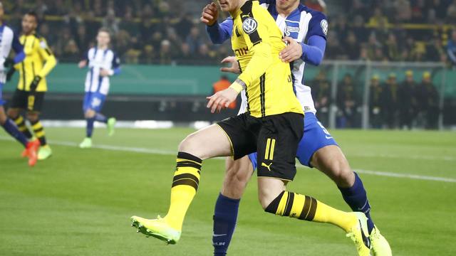Dortmund's Reus to miss 4 weeks with torn thigh muscle